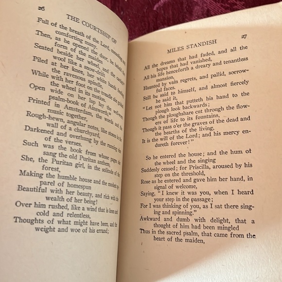 Vintage, soft leather, small book, The courtship of Miles Standish, Longfellow. - Picture 3 of 4